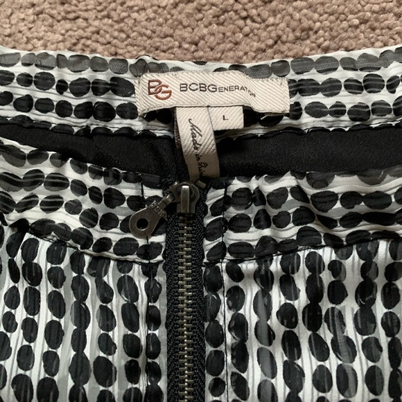 BCBG miniskirt - Picture 4 of 4
